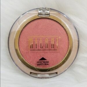 🎉HOST PICK🎉NIP DISCONTINUED Milani Luminous Powder Blush